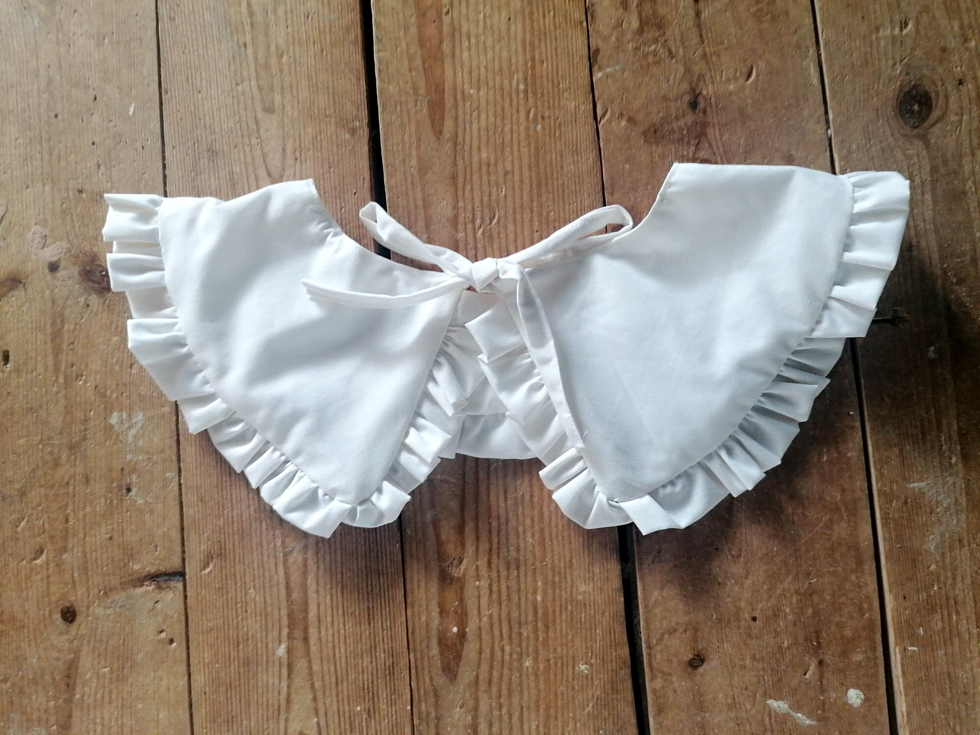 White detachable collar – Made To Order