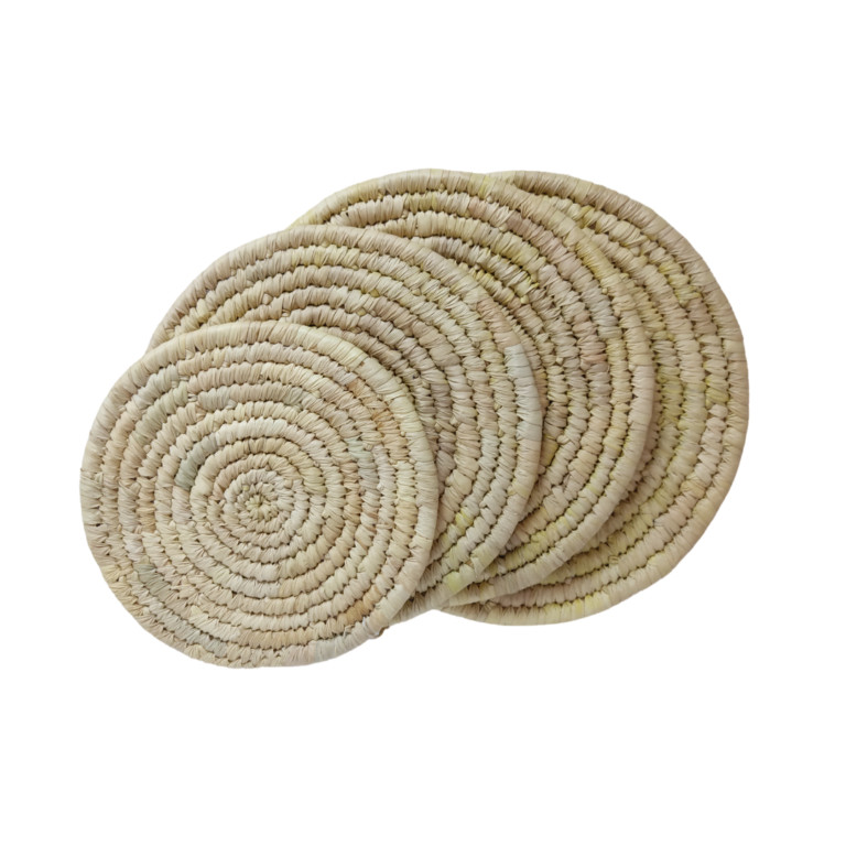 Four Round Place Mats (four Different Sizes)