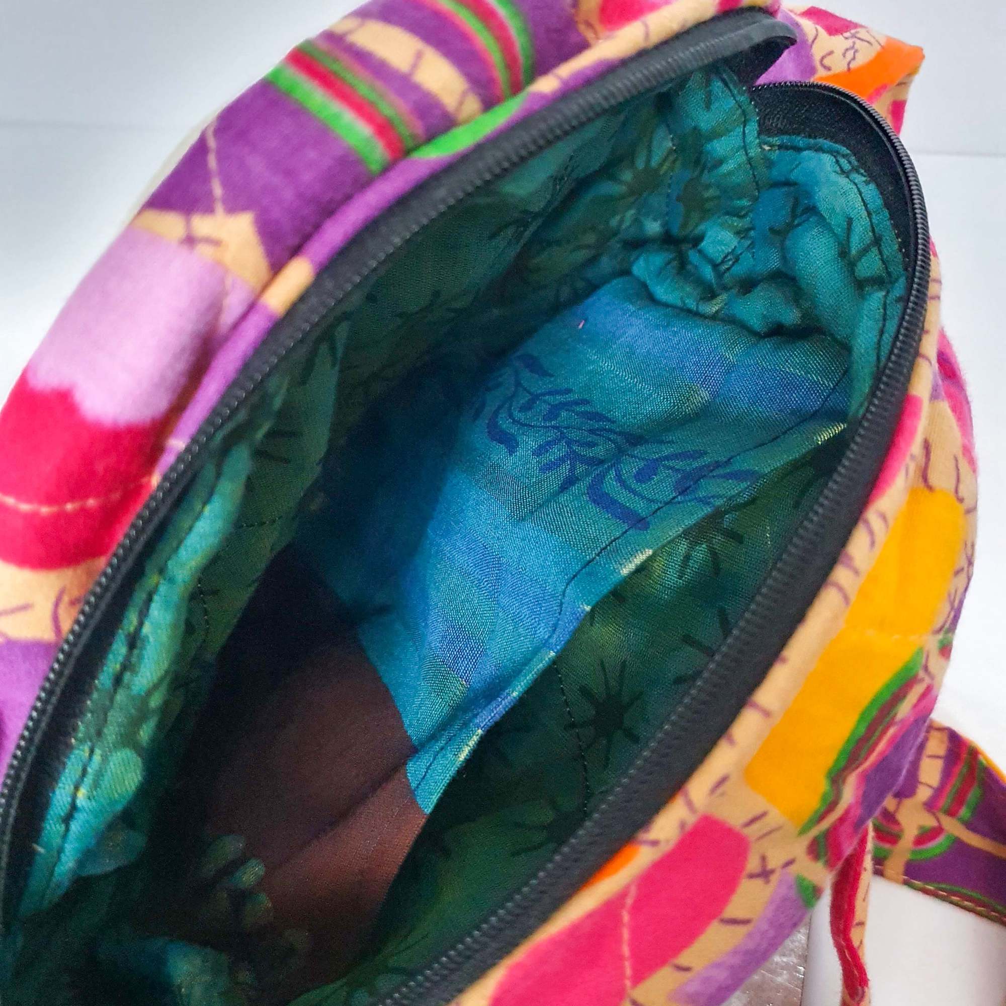 Round sari shoulder bag