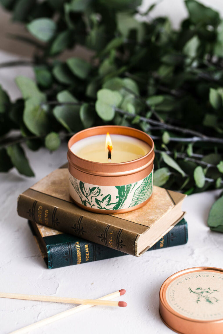 Jolly Season Candle: Wintergreen + Spearmint