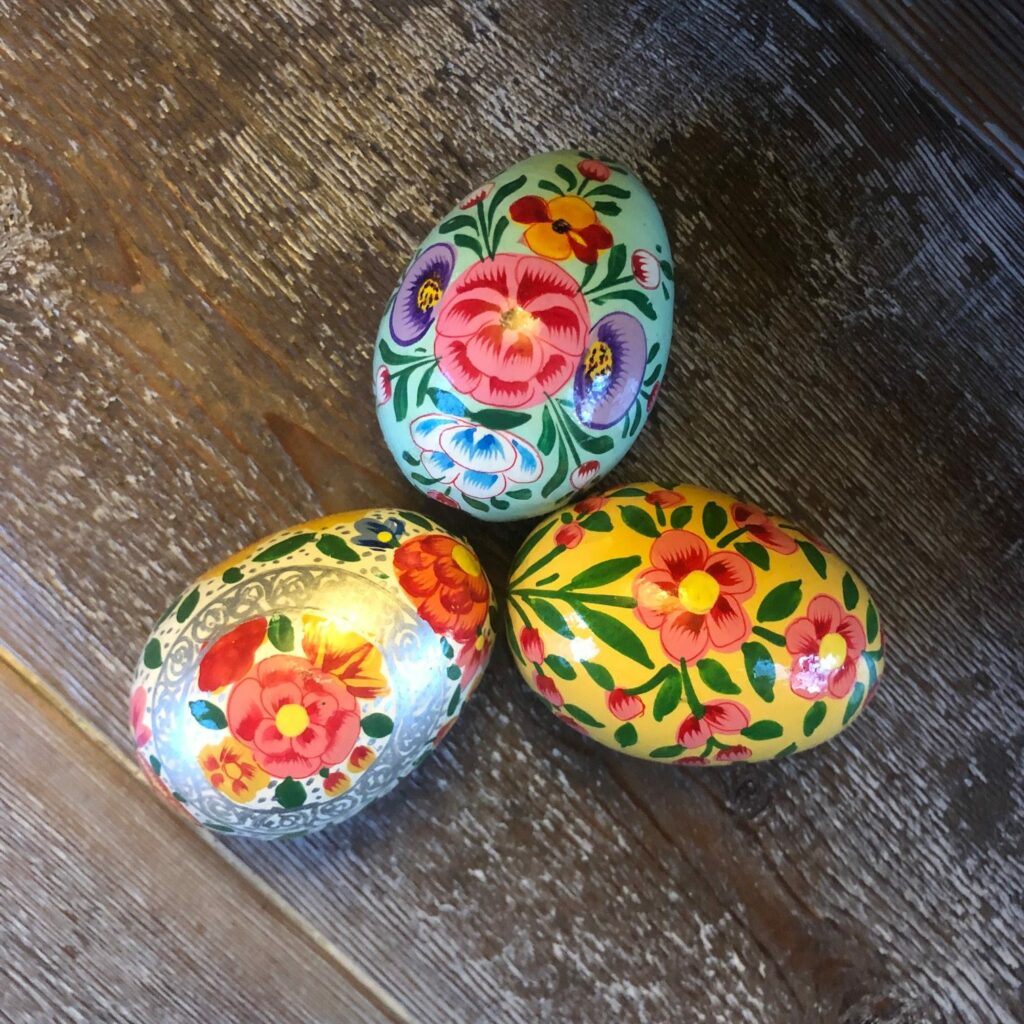 painter Easter eggs