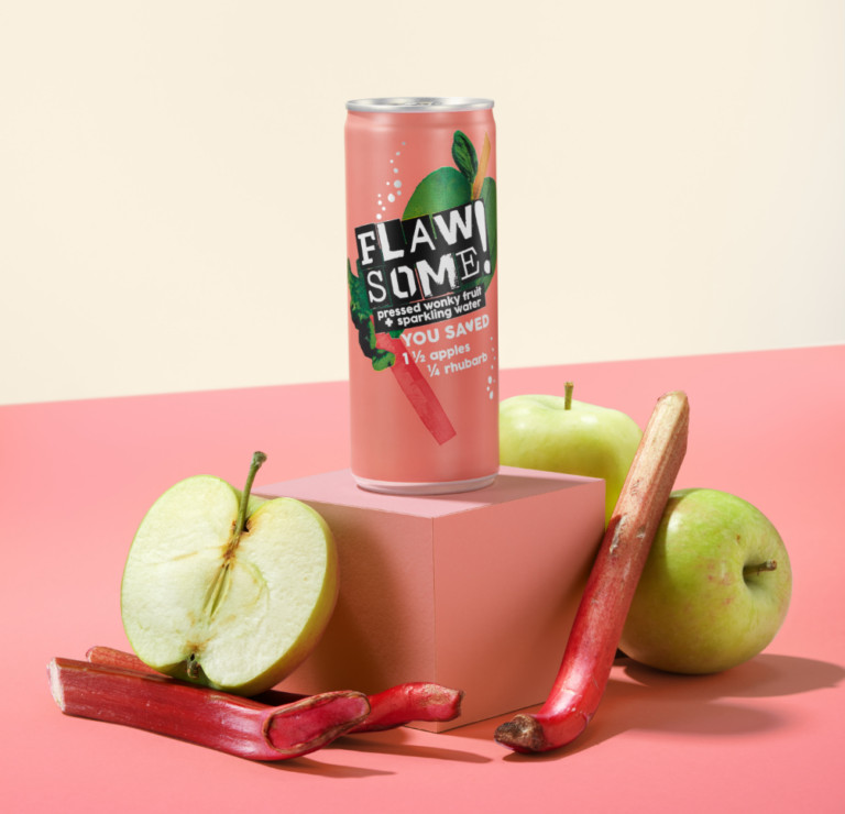 Apple & Rhubarb lightly sparkling juice drink