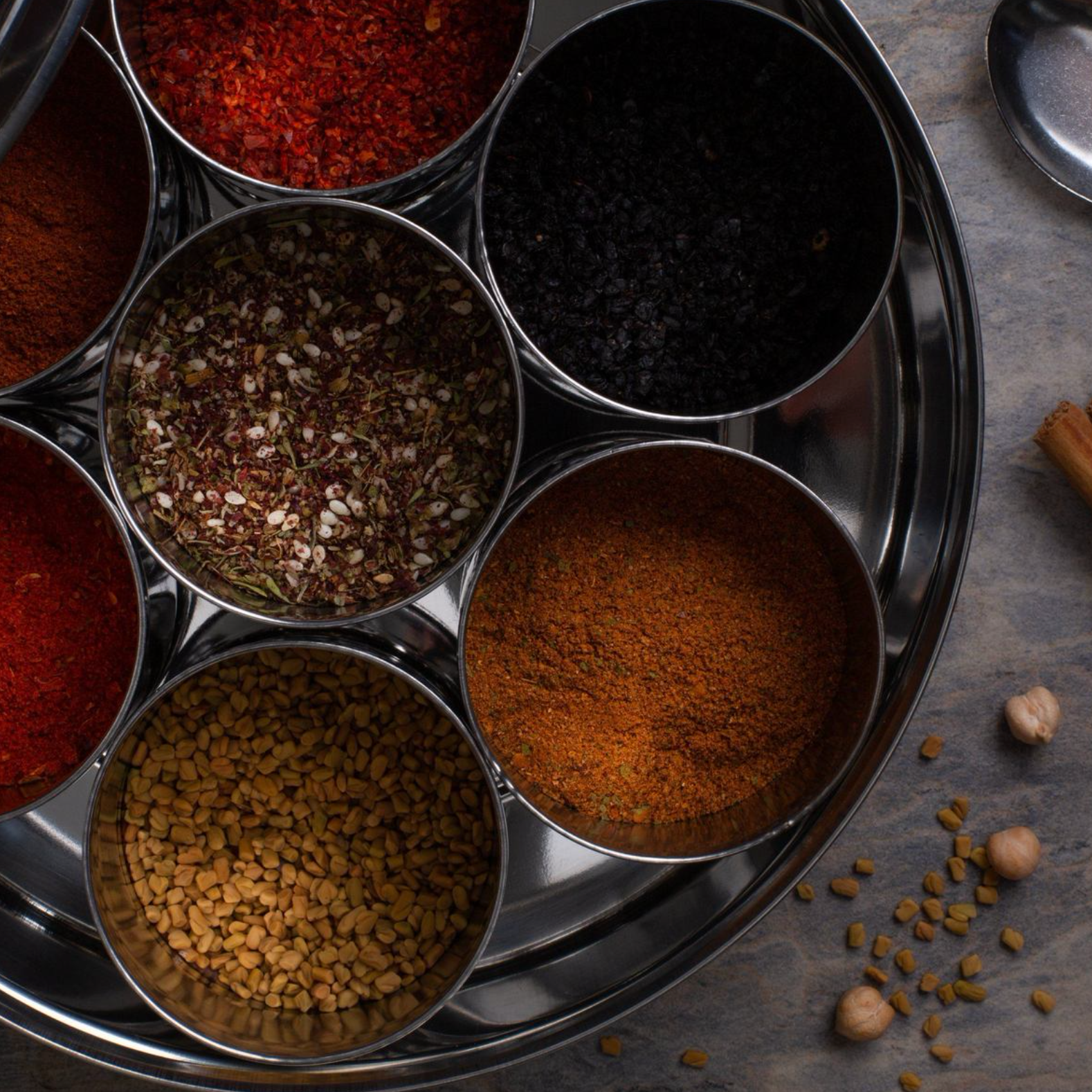 Middle Eastern &amp; African Spice Tin With 9 Spices