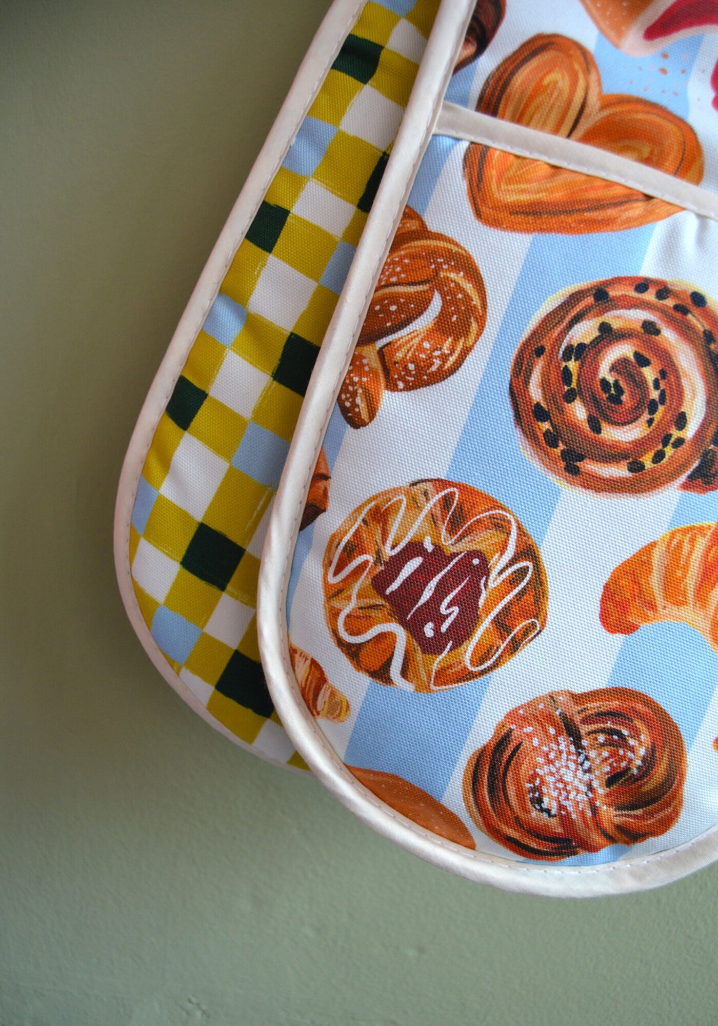 Bakery &amp; Sweet Treats Organic Cotton Oven Gloves