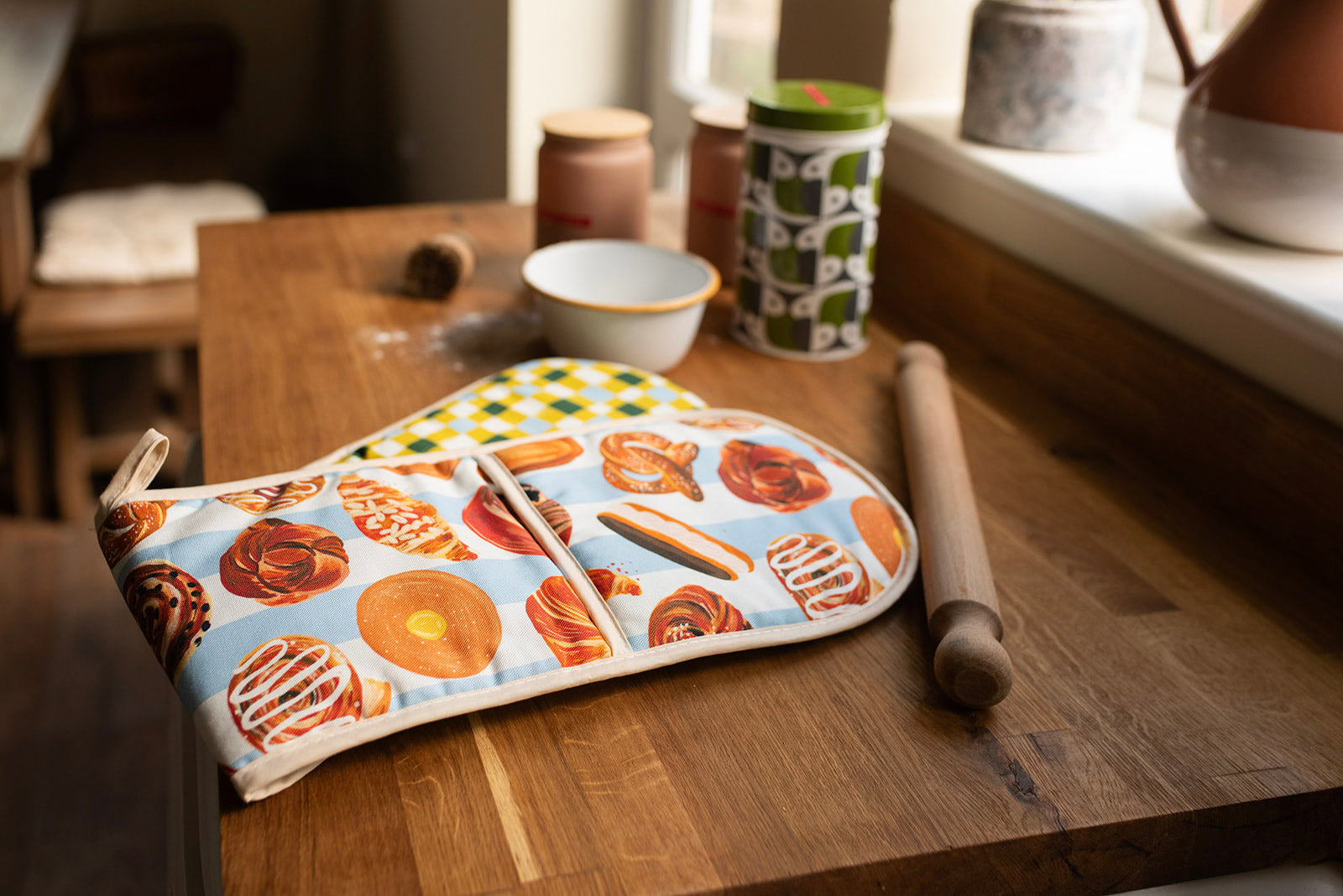 Bakery &amp; Sweet Treats Organic Cotton Oven Gloves