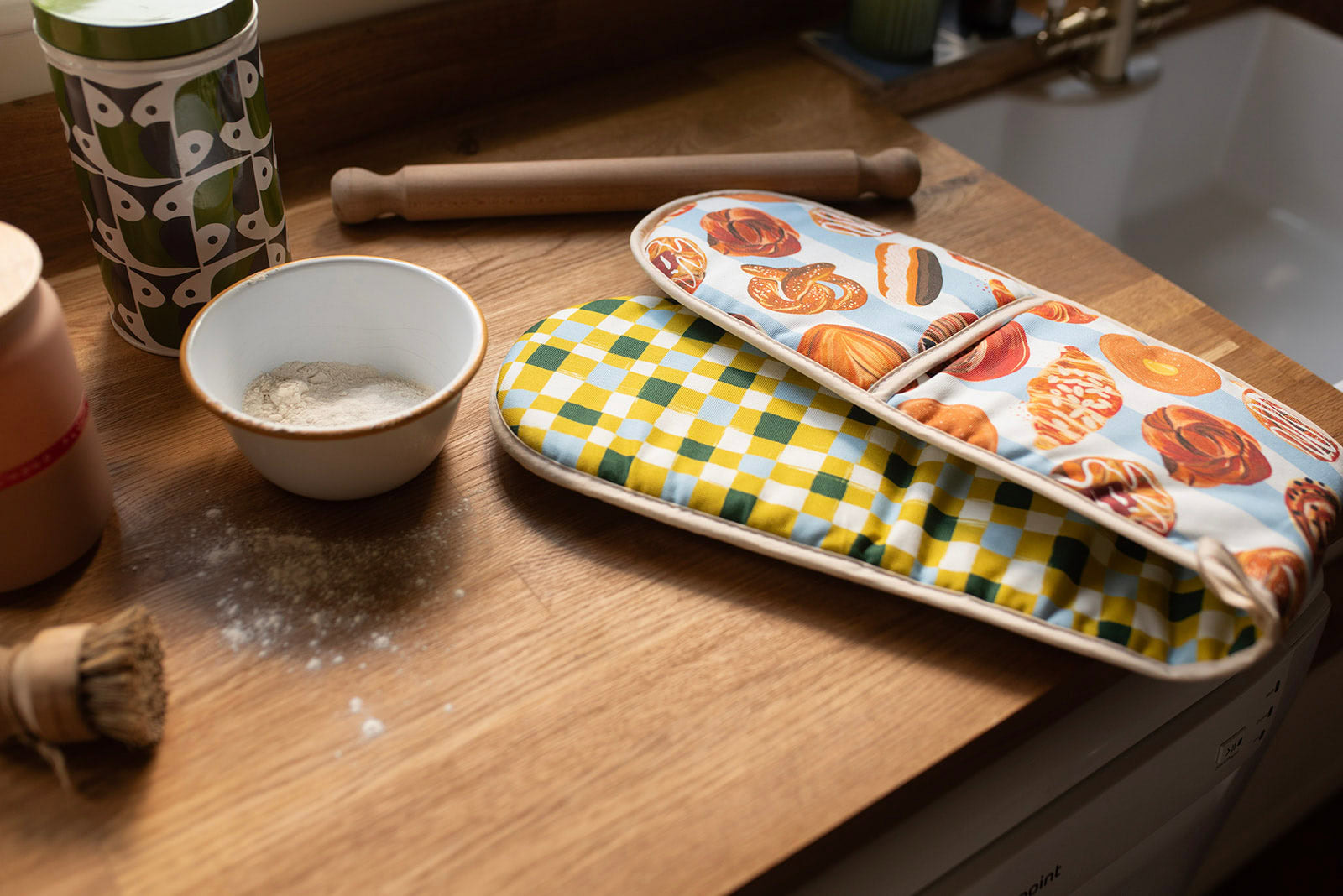 Bakery &amp; Sweet Treats Organic Cotton Oven Gloves