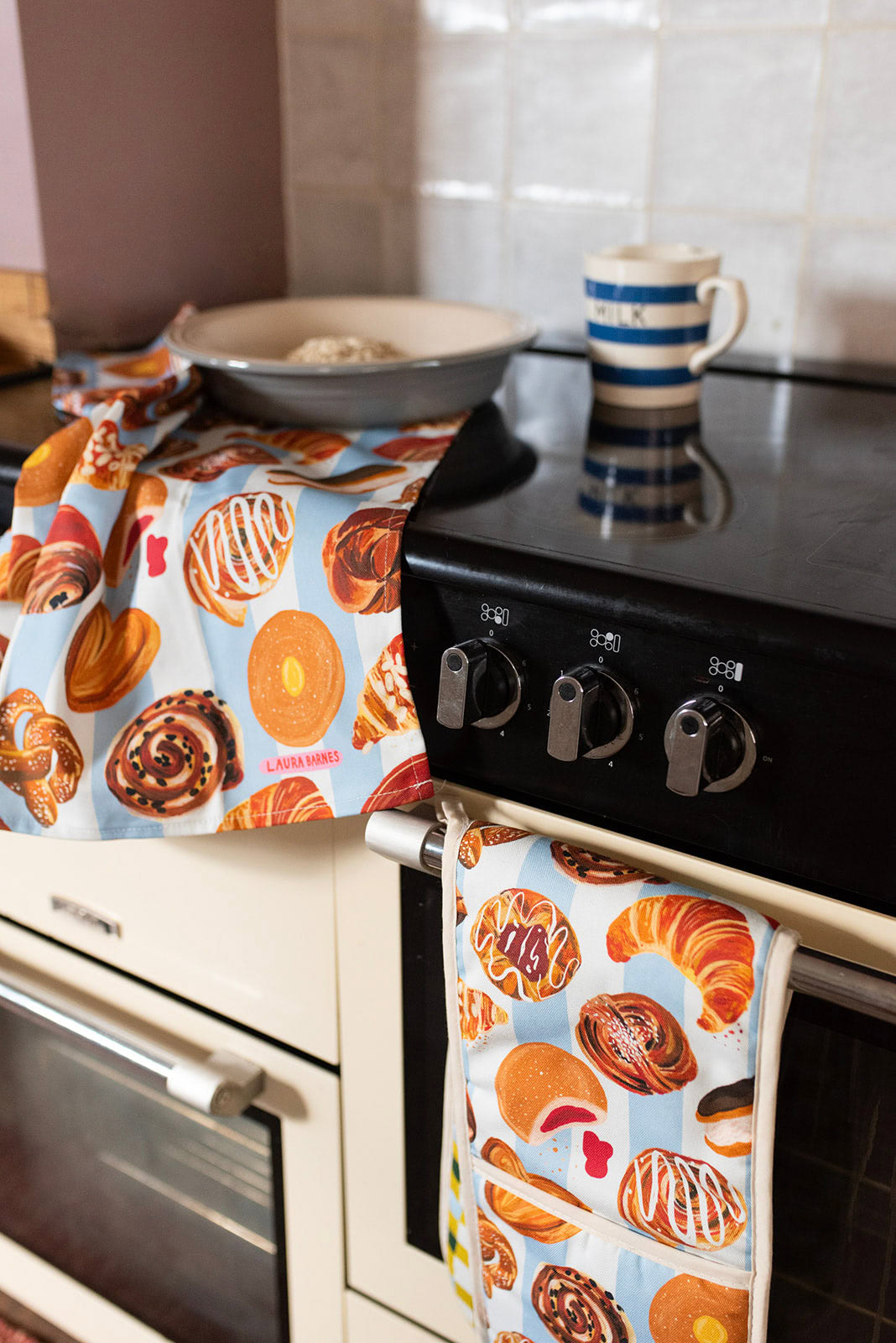 Bakery &amp; Sweet Treats Organic Cotton Oven Gloves